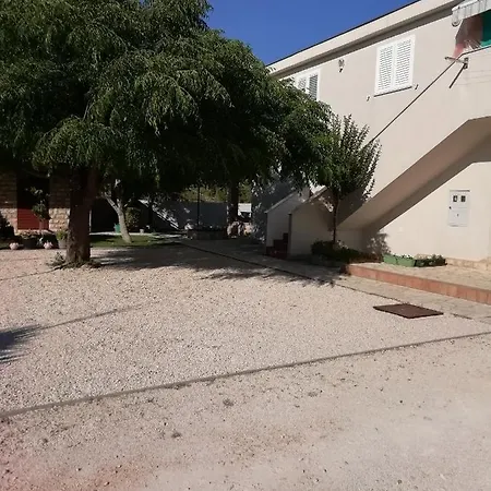 شقة Ivkica نين